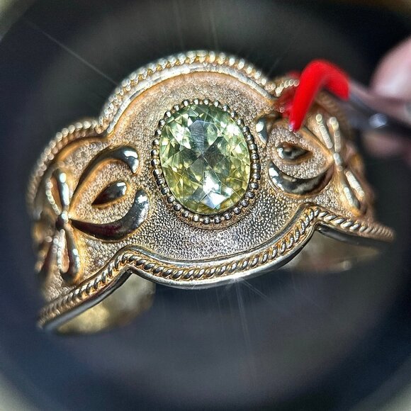 Green Stone Gold Cuff - Picture 4 of 8